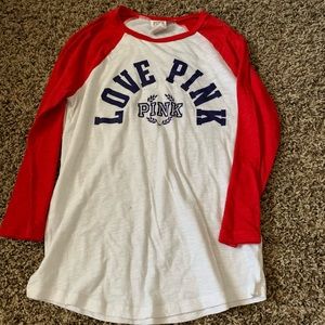 pink tee